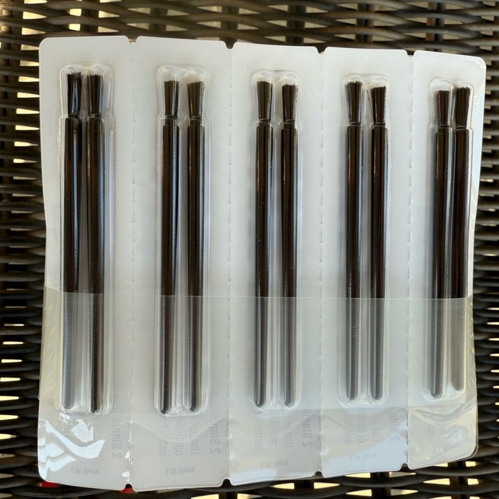 NEW SEALED 2 SINGLE USE DISPOSABLE APPLICATORS 2-35 PACK 70 BRUSHES IN TOTAL